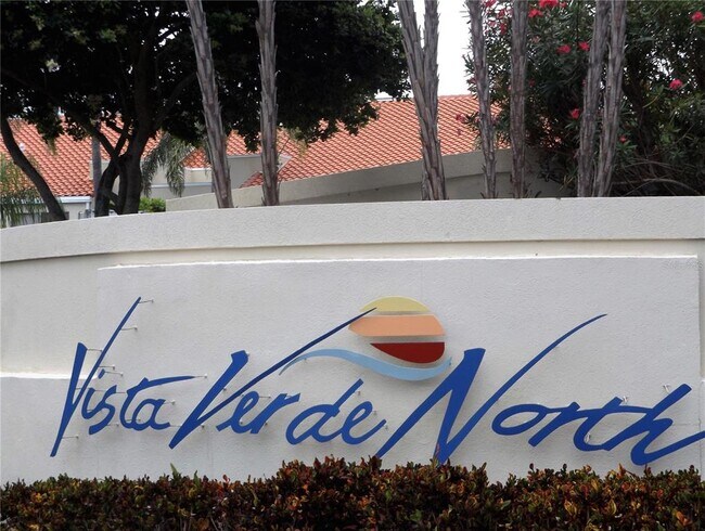 Foto del edificio - 6151 Bahia Del Mar Blvd S