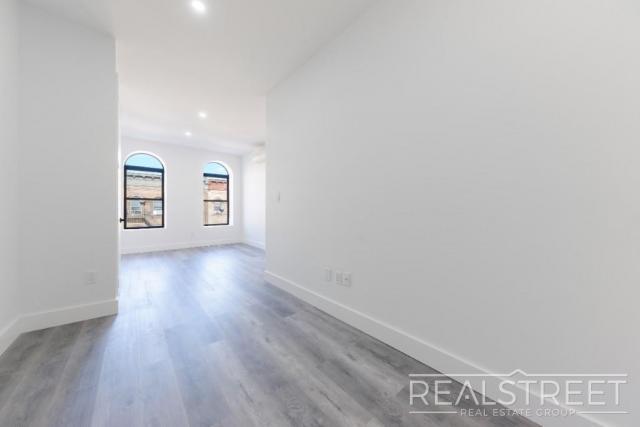 Foto del edificio - 3 bedroom in BROOKLYN NY 11237