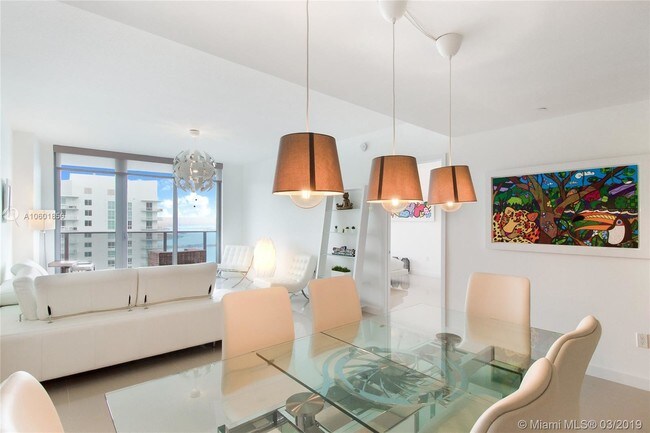 Foto del edificio - 488 NE 18th St
