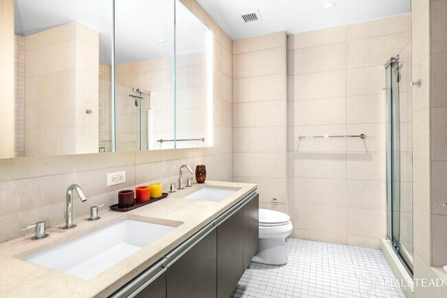 Building Photo - TRANQUIL AND SUN-DRENCHED MODERN 2 BED!