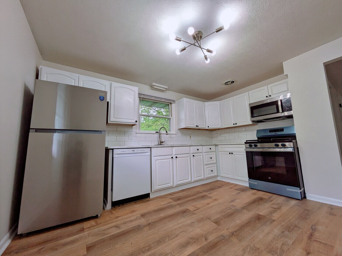 Kitchen - 1322 Westcott St