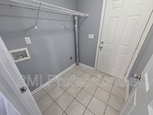 Building Photo - 1214 Timber Creek Dr