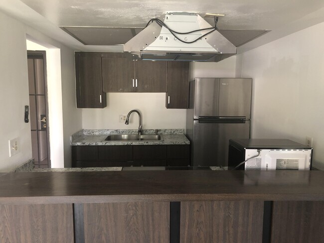 Building Photo - 77805 California Dr