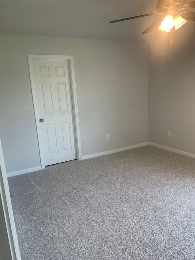 Foto del edificio - COMING SOON!!