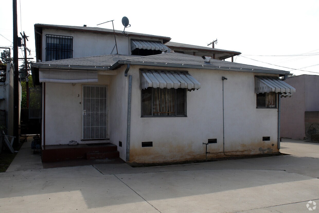 Building Photo - 208 N Locust St