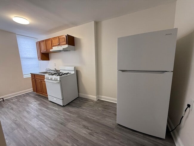 Photo - 1513 Summit Ave Townhome