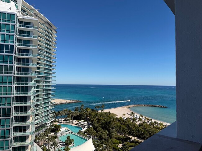 Ocean view - 10275 Collins Ave