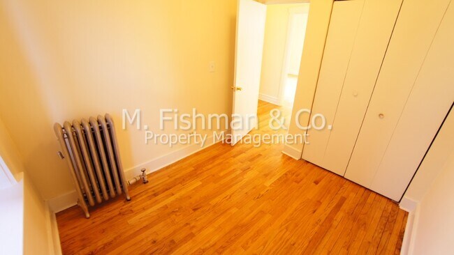 Foto del edificio - Humboldt Park 2 bed near the 606 trail