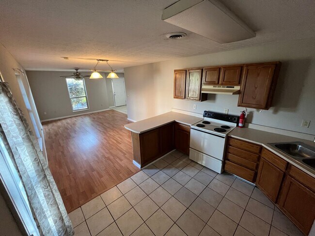 Foto del edificio - 1611 Meadow Spring Dr