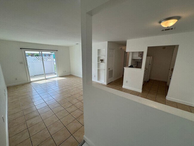 Foto del edificio - Gulf Breeze - Greenbriar Estates - 2 bed, 1 bath - Lawn care included