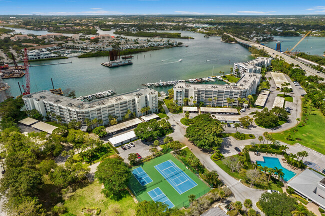 Foto del edificio - 1542 Jupiter Cove Dr