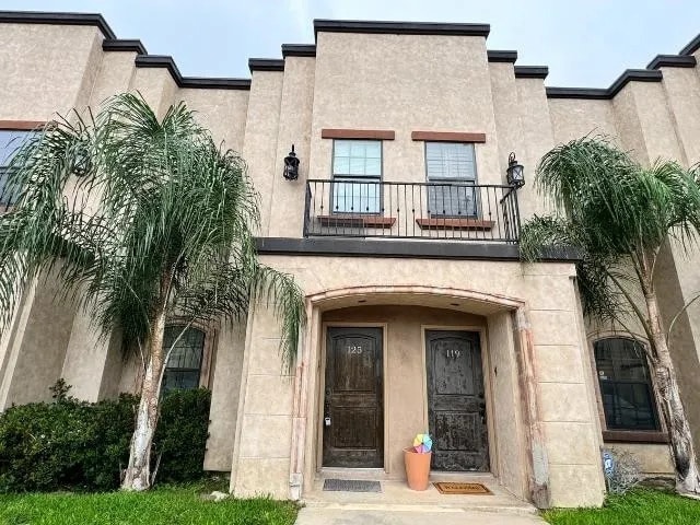 Primary Photo - 8216 Casa Verde Rd