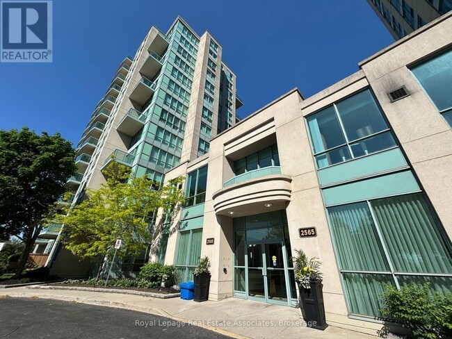 Building Photo - 2585 Erin Centre Blvd
