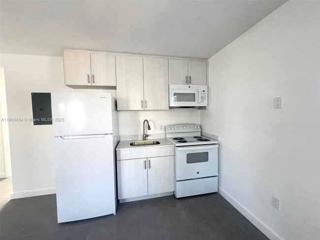 Foto del edificio - 1541 NW 1st Pl