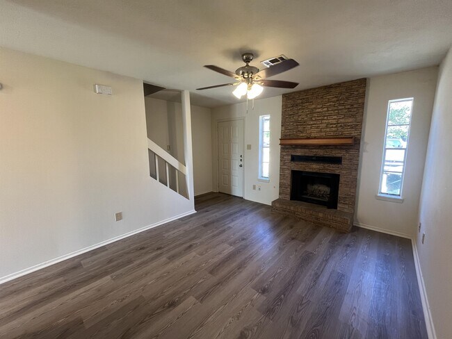 Building Photo - 2918 Prairie Flower Cir