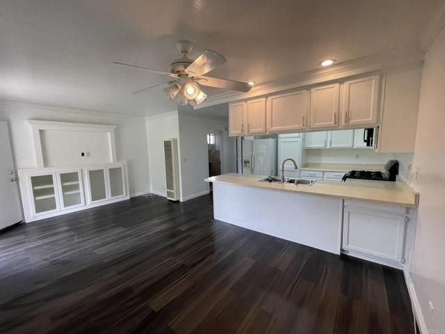 Primary Photo - 25980 Kornblum Dr