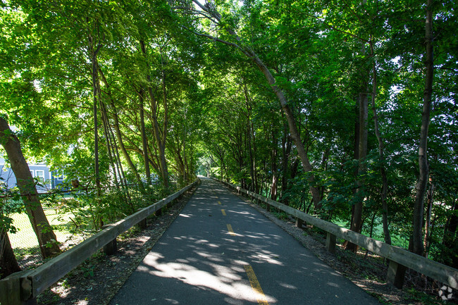 bikepath - The Legacy at Arlington Center