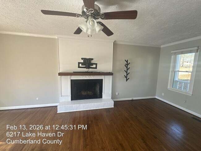 Foto del edificio - 6217 Lakehaven Dr