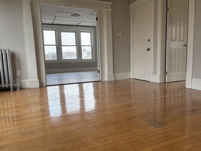 Building Photo - 797 Carew St