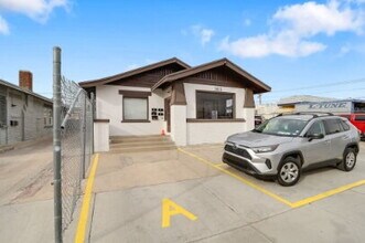 Building Photo - 3615 Pershing Dr