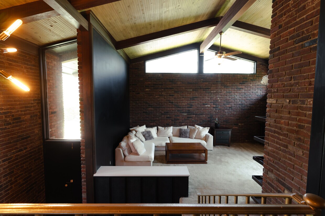 Foto principal - 6704 Green Meadow Ct
