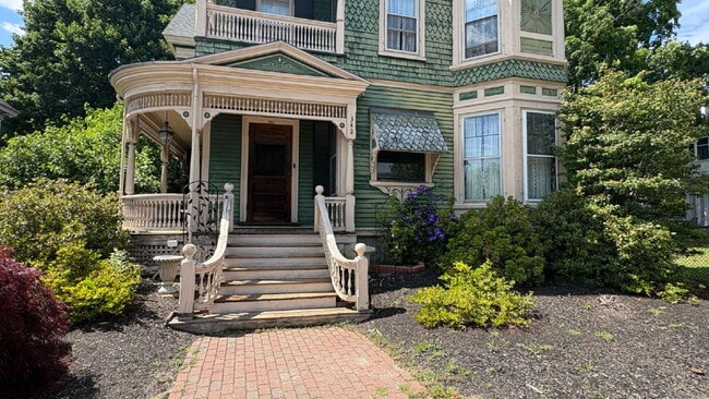 Building Photo - Stunning 3BR + Office Victorian Home with 6 Off-Street Parking Spaces – Flexible Mid- to Long-Ter...