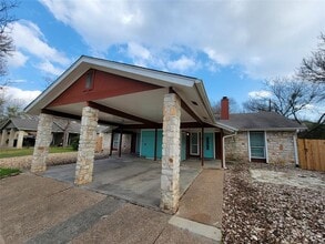 Building Photo - 2903 Catalina Dr