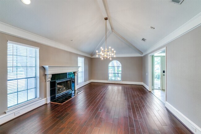Building Photo - 6116 Southern Knoll Dr