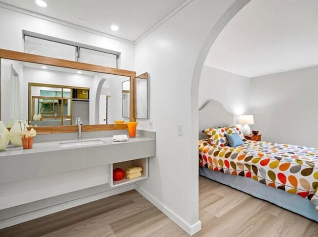 Building Photo - Available for rent