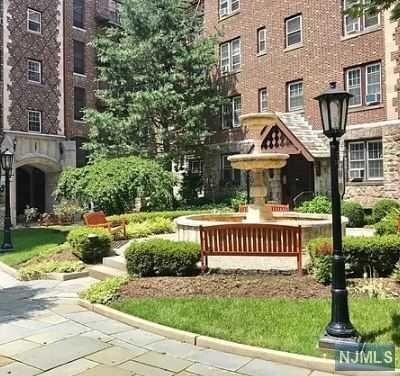 Primary Photo - 275 Engle St