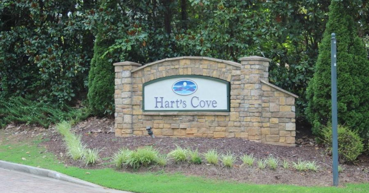 Primary Photo - 122 Harts Cove Way