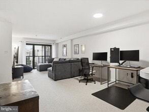 Building Photo - 1029 N Stuart St