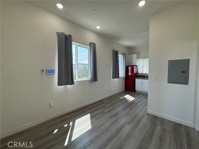 Building Photo - 209 N Serrano Ave