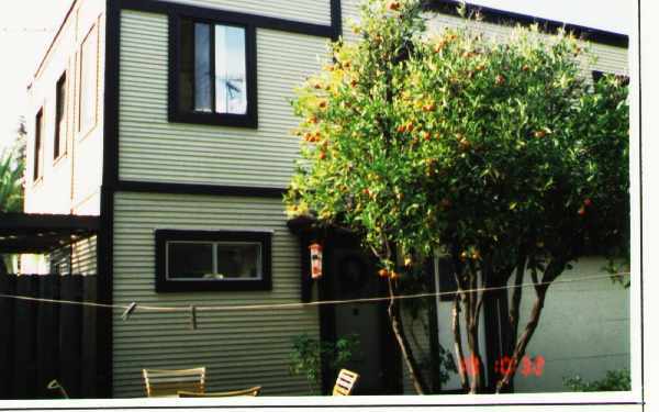 Primary Photo - 216-220 Waverly St