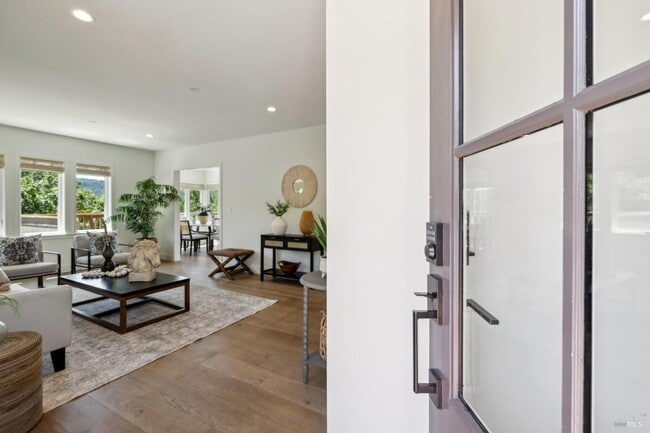 Building Photo - Newly Renovated Ross Four Bedroom & Three Bathroom Home on 1/2 acre with AC and Views