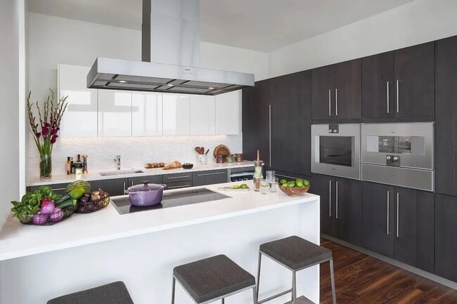 Photo - 213 N Clark St (Chicago, IL) Apartment
