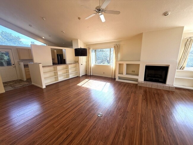 Foto del edificio - Townhome- Morning Sun