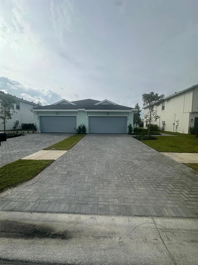 Foto del edificio - 1443 Tangled Orchard Tr