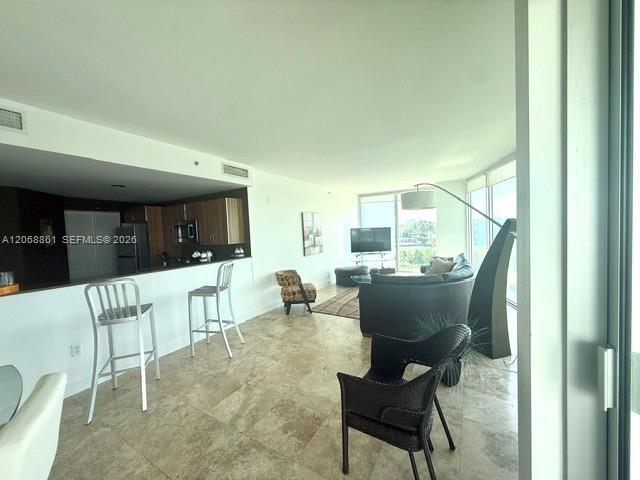 Foto del edificio - 6305 Indian Creek Dr