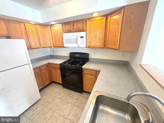 Foto del edificio - 3576 Edgemont St