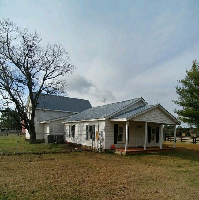 Foto del edificio - 428 Youngs Rd