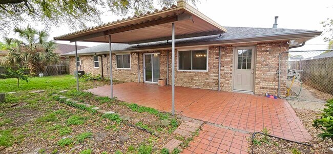 Building Photo - 2528 Kansas Ave