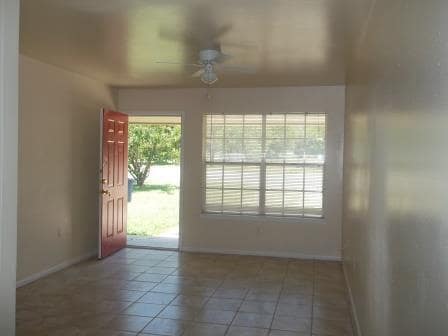 Building Photo - 123 Wolf Rd