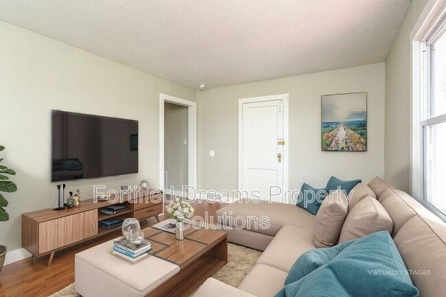 Building Photo - 201 Church St