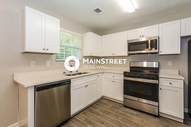 Foto del edificio - 3 Bedroom Pet-Friendly Home in Lithonia, G...