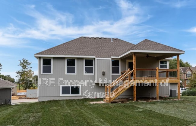 Building Photo - 4766 Lakecrest Dr