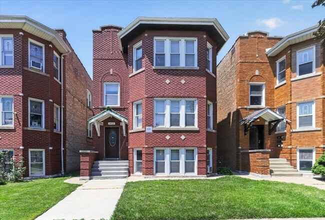 Building Photo - 1822 Gunderson Ave