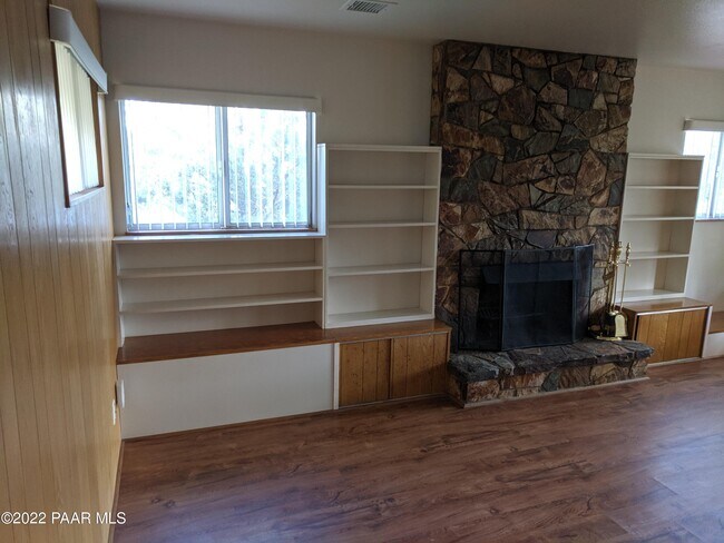 Building Photo - 2285 Vista Ridge Rd