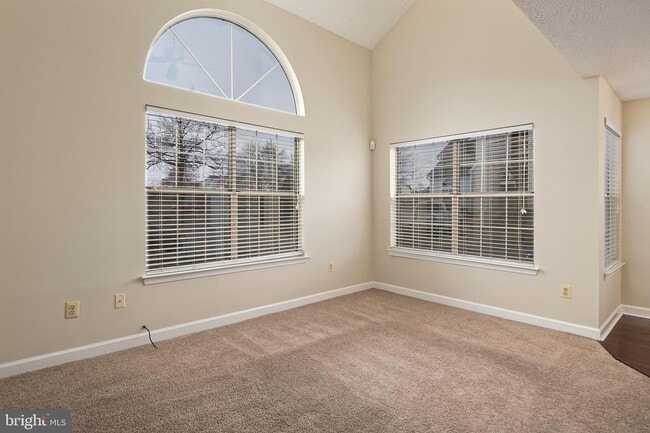 Building Photo - 14005 Vista Dr