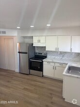 Building Photo - 5040 N 18th Ave